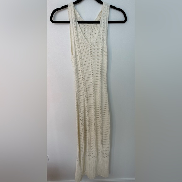 Elegant Cream Knit Maxi Dress - Picture 5 of 5